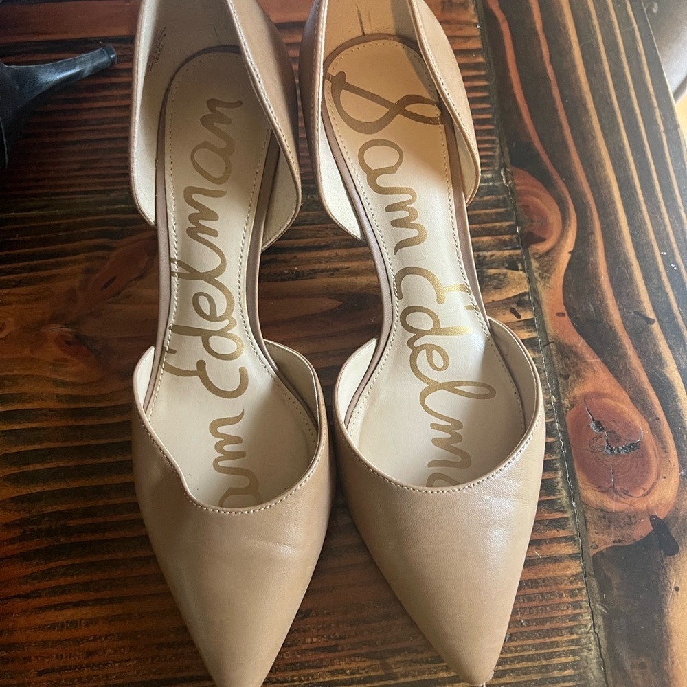 Beige Sam Edelman heels